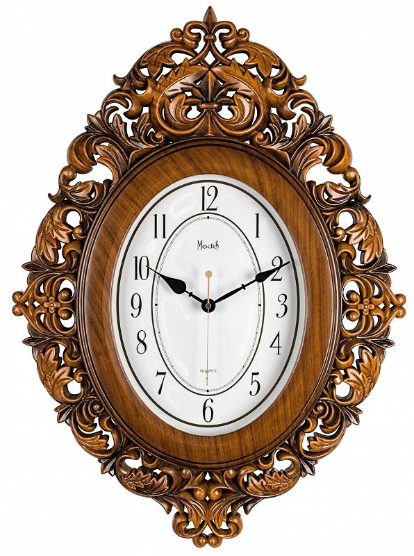 Настенные часы в деревянном корпусе