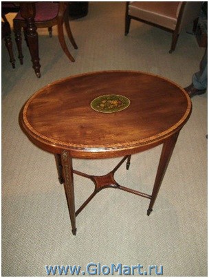 Модель 1790 года. Журнальный столик из красного дерева.